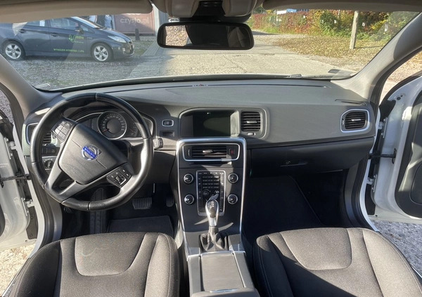 Volvo V60 cena 41000 przebieg: 231000, rok produkcji 2013 z Kraków małe 191